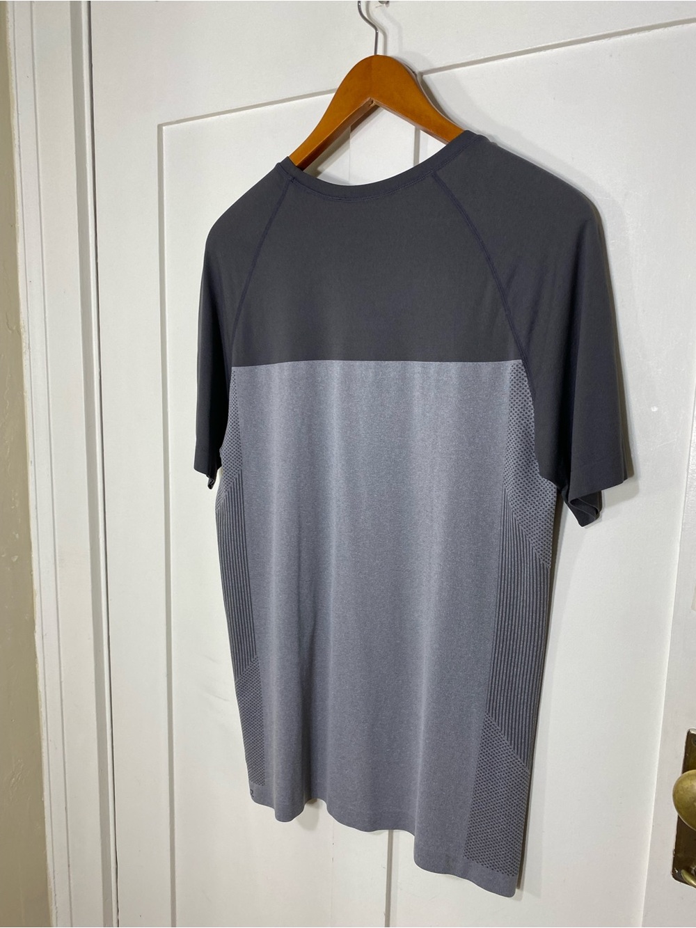 FL2 Athletic Lightweight Gray Colorblock Short Sleeve Shirt M - Picture 7 of 9